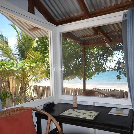 Katamah Beachfront Guesthouse تريجر آيلاند بيتش المظهر الخارجي الصورة