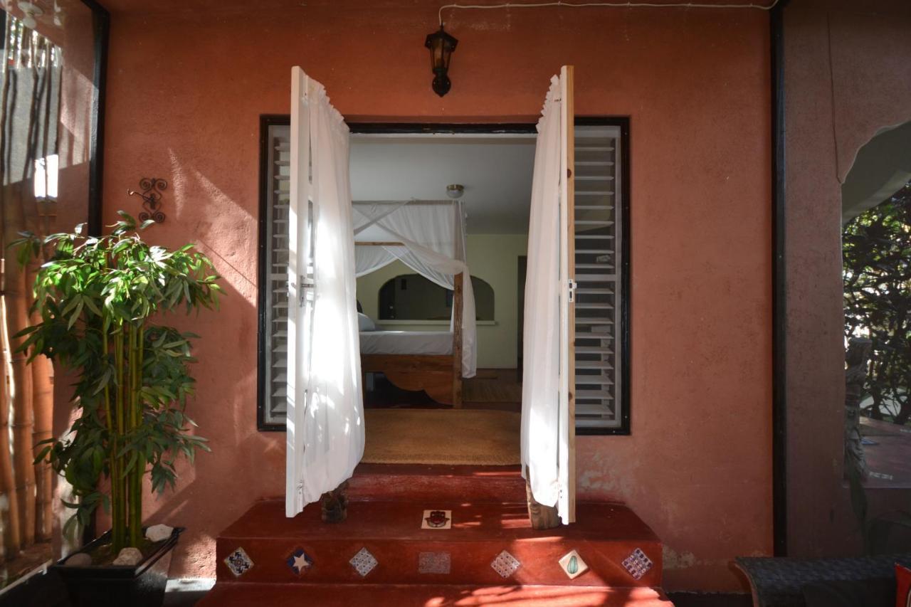 Katamah Beachfront Guesthouse تريجر آيلاند بيتش المظهر الخارجي الصورة